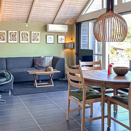 בית נופש 2 Bedroom In *