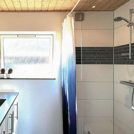 2 Bedroom In קרטמינדה
